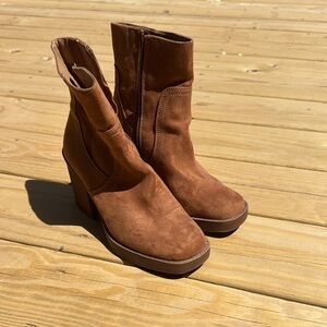 Universal Thread Women’s boots